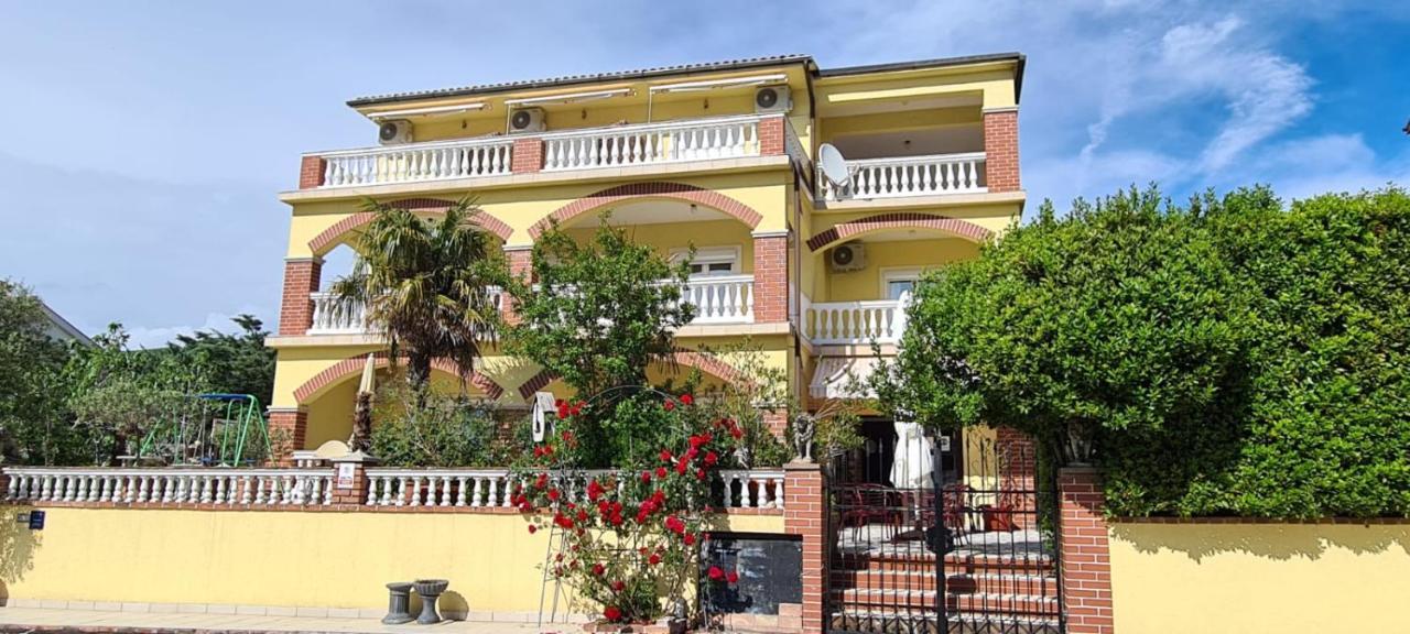 Bed & Breakfast Barbara Novi Vinodolski Exterior photo
