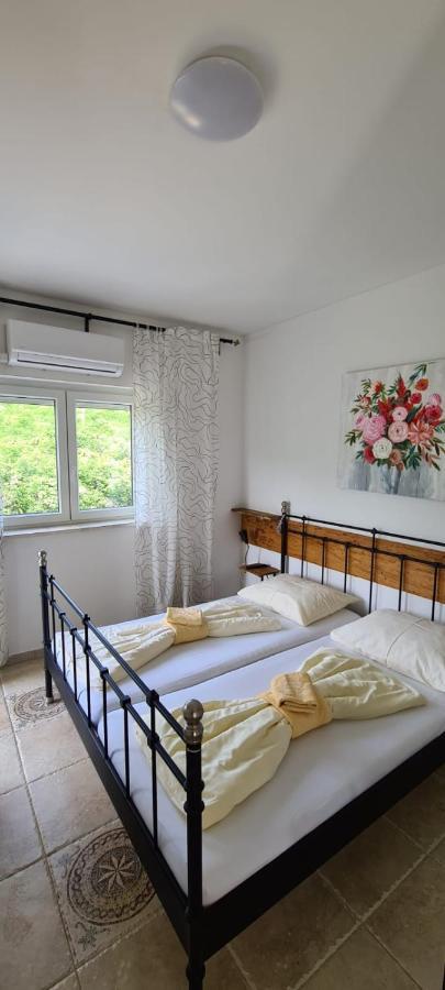 Bed & Breakfast Barbara Novi Vinodolski Exterior photo