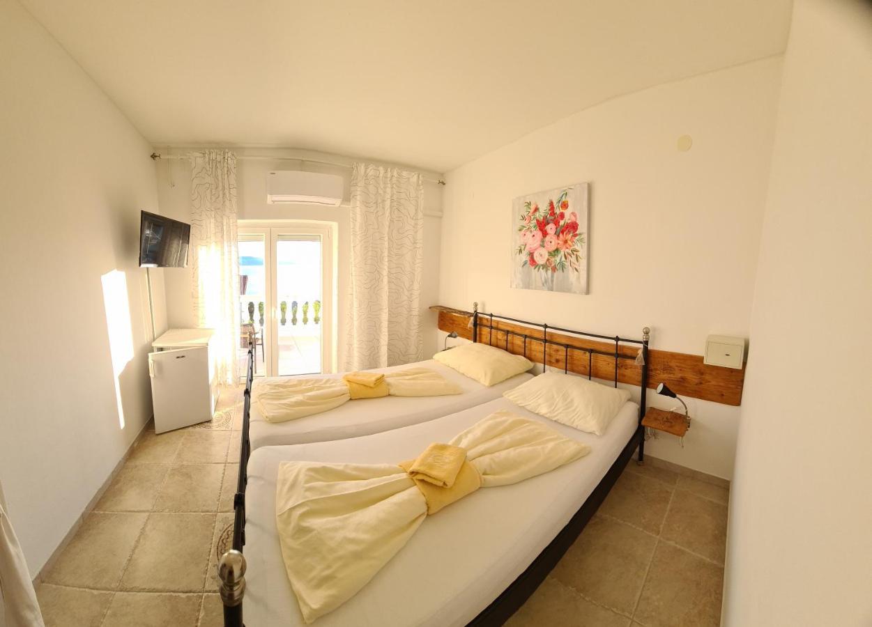 Bed & Breakfast Barbara Novi Vinodolski Exterior photo